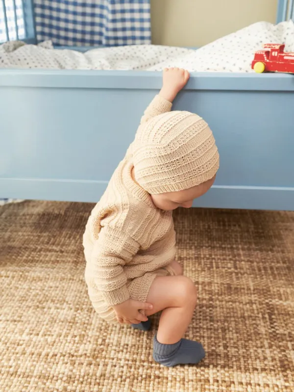 Fillip Sweater, Diaper pants og Bonnet 